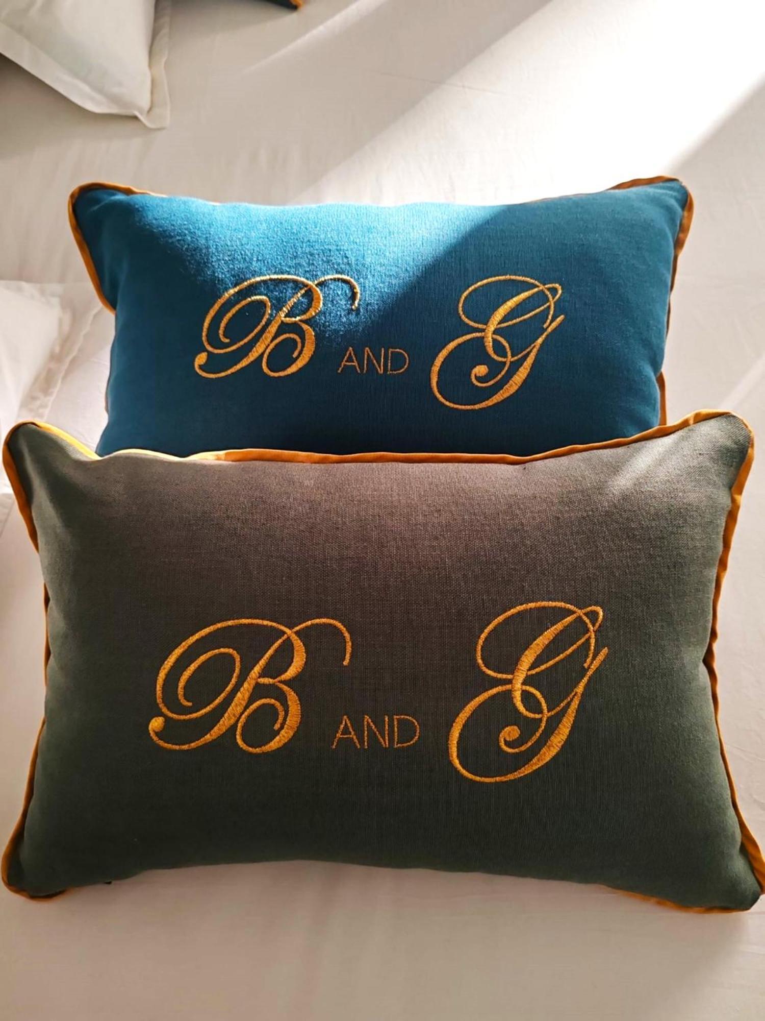 B And G San Babila- Luxury In The Heart Of Milano - Design District Hotel Bagian luar foto